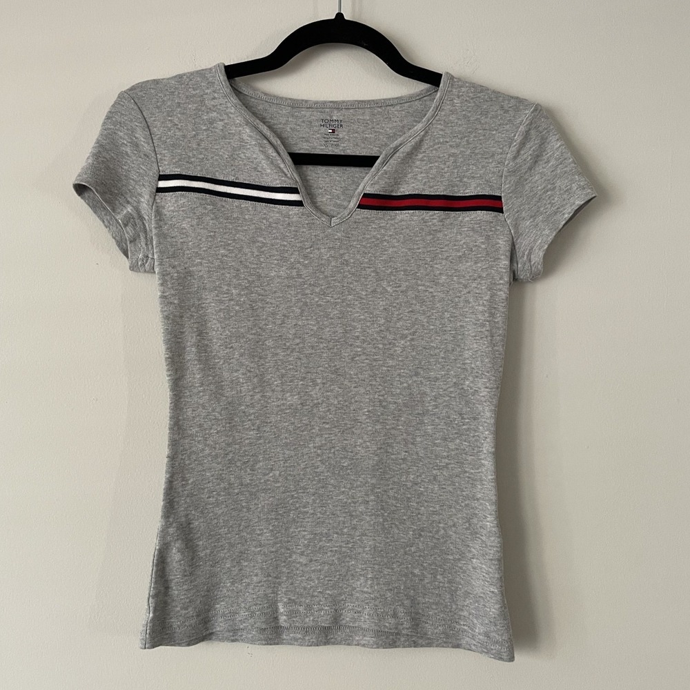 Tommy Hilfiger Split V Neck Baby Tee Gray XS Stretch Cotton Y2K Logo Preppy READ
